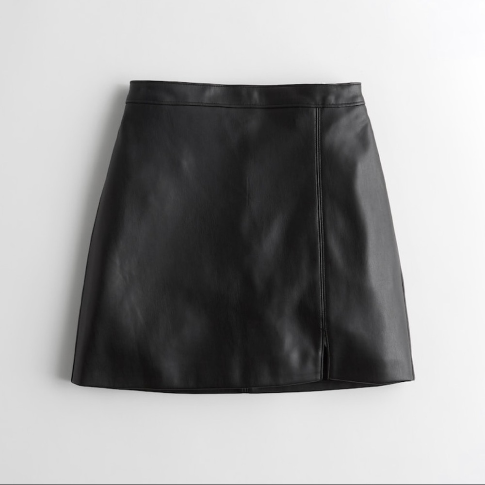 Hollister Ultra High Rise Faux Leather Mini Skirt
